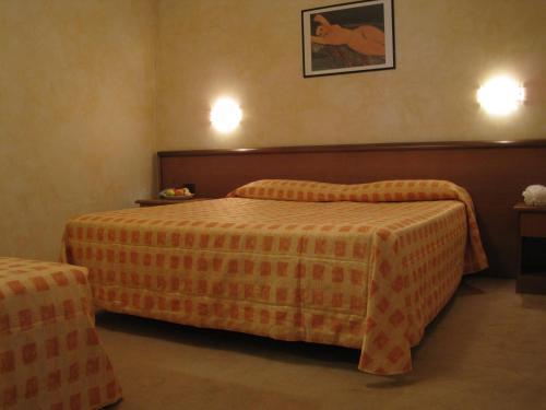 Hotel Italia Carmagnola Kültér fotó