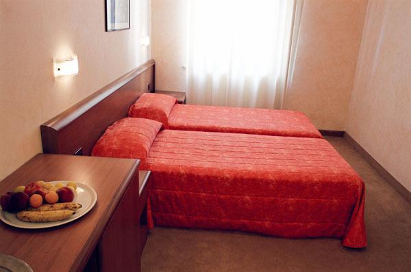 Hotel Italia Carmagnola Szoba fotó