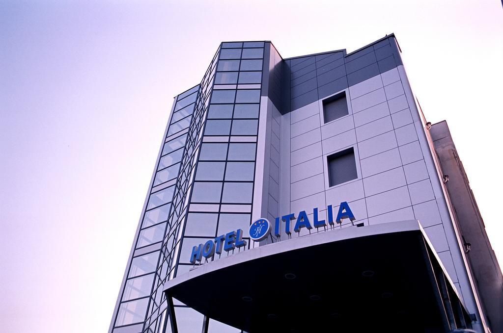Hotel Italia Carmagnola Kültér fotó