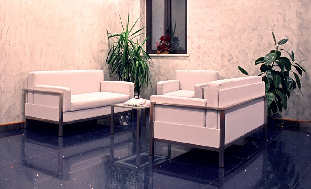 Hotel Italia Carmagnola Kültér fotó