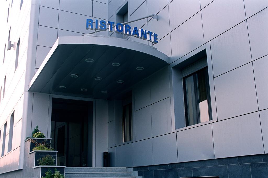 Hotel Italia Carmagnola Kültér fotó