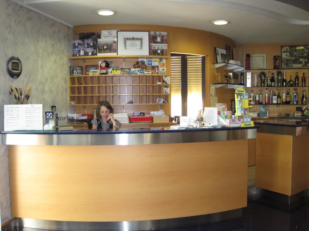 Hotel Italia Carmagnola Kültér fotó